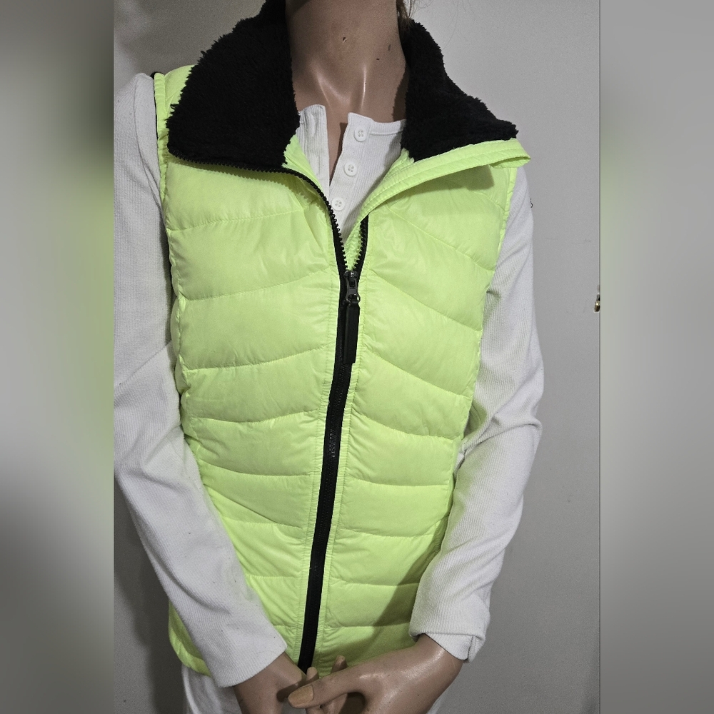 Women's Calvin Klein Neon Yellow Puffer Vest. Mixed Media. Pristine Condition - Picture 4 of 7